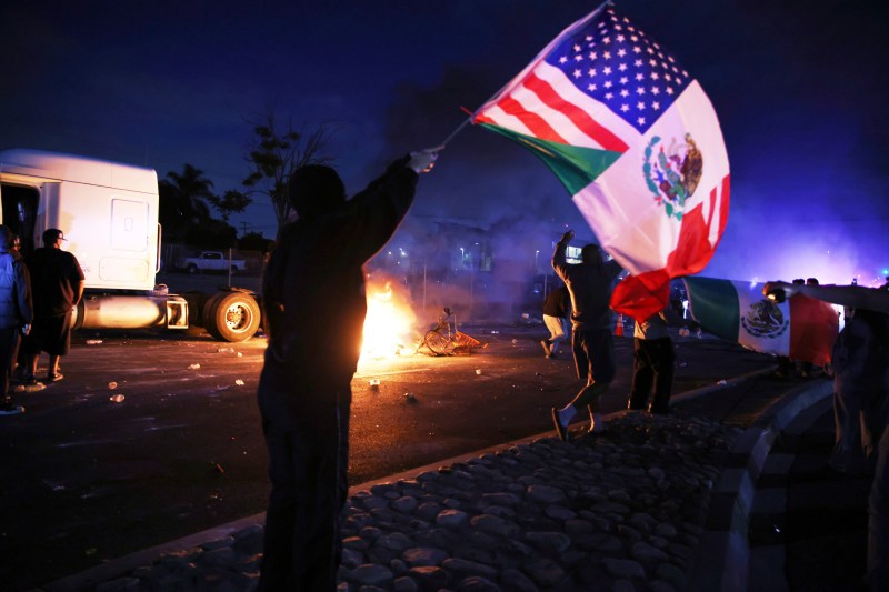 VIDEO Trump intensifică mobilizarea militară în urma protestelor din Los Angeles împotriva agenților federali de imigrație: „Anarhia s-a agravat” / Reacția guvernatorului californian