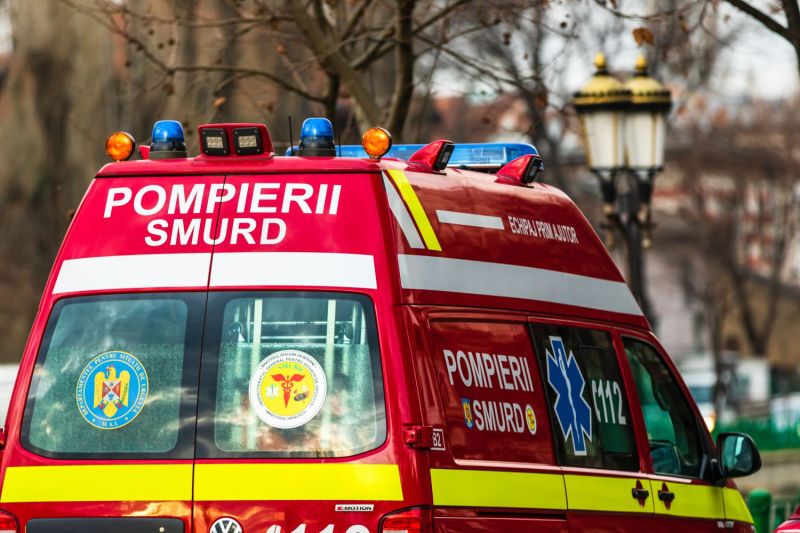 Accident de tramvai în București: Două persoane au primit îngrijiri medicale