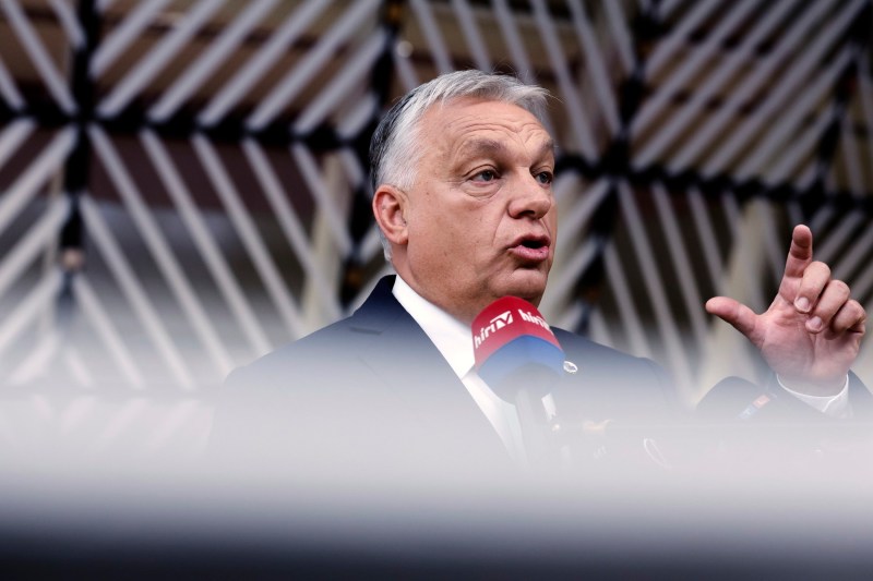 Amenințat să piardă supremația după 15 ani, Viktor Orban oferă bugetarilor subvenții substanțiale
