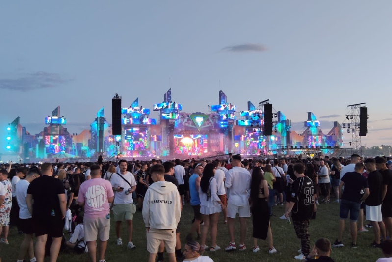 ANPC efectuează controale la festivalul „Beach Please” în urma unei reclamații primite. Ce nereguli au fost identificate de inspectori
