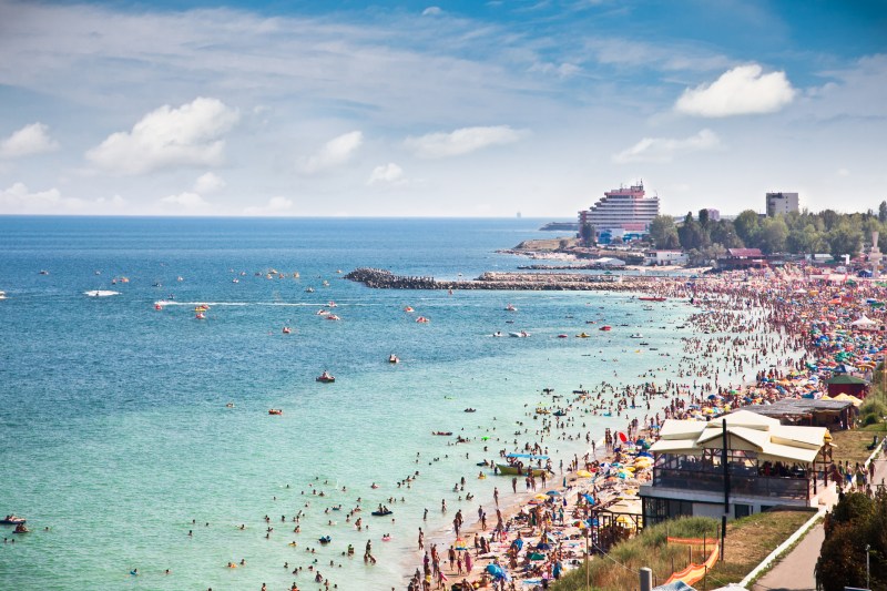 Apa mării rămâne rece pe litoralul românesc: Fenomenul de „upwelling” și impactul asupra turiștilor