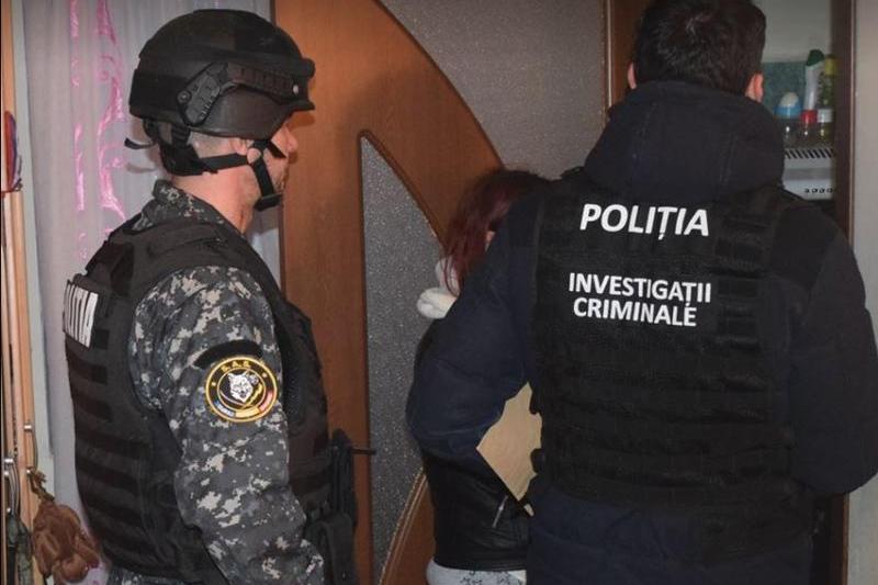 Aproape 206 percheziții au avut loc marți la o rețea ce elabora acte românești pentru cetățeni din Rusia, Ucraina și Moldova / Domicilii fictive pentru 7.000 de străini