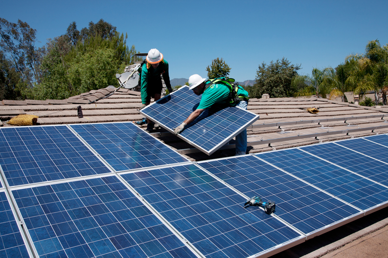 Asociația Prosumatorilor propune reducerea prețului energiei prin eliminarea unui tarif din factură