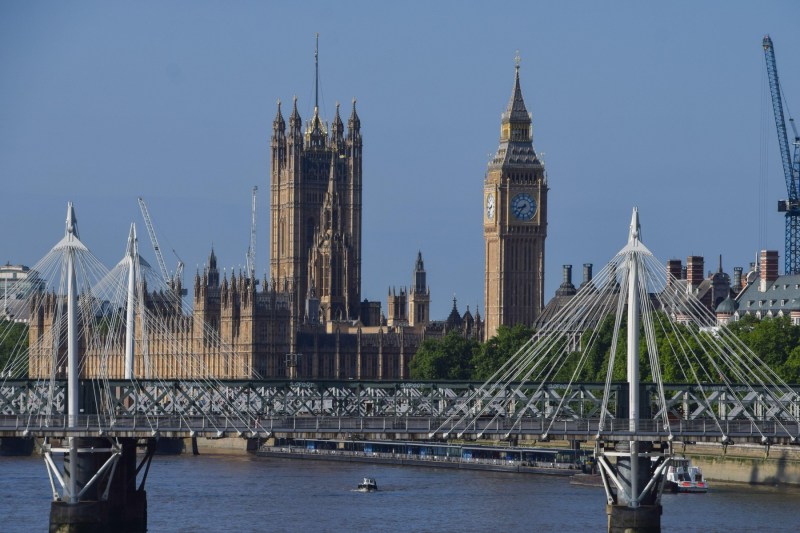 Atac mortal cu cuțitul lângă Tower Bridge, Londra: două victime decedate și două rănite