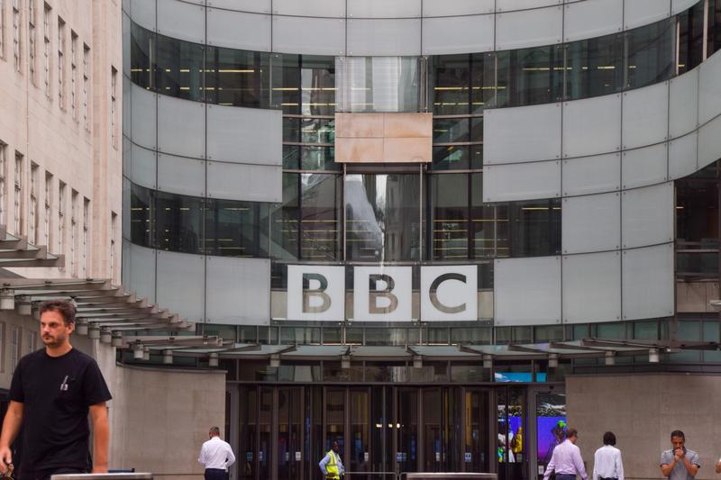 BBC recunoaște o eroare semnificativă după difuzarea documentarului „Cum să supraviețuiești într-o zonă de război” despre Fâșia Gaza