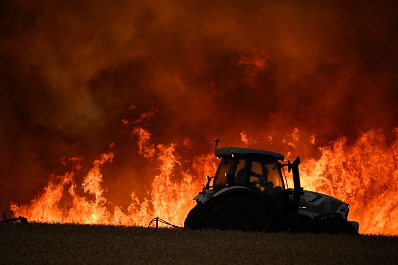 Bulgaria sub asediul incendiilor de vegetație: 236 de focare active. Sprijin aerian din partea UE și intervenția armatei