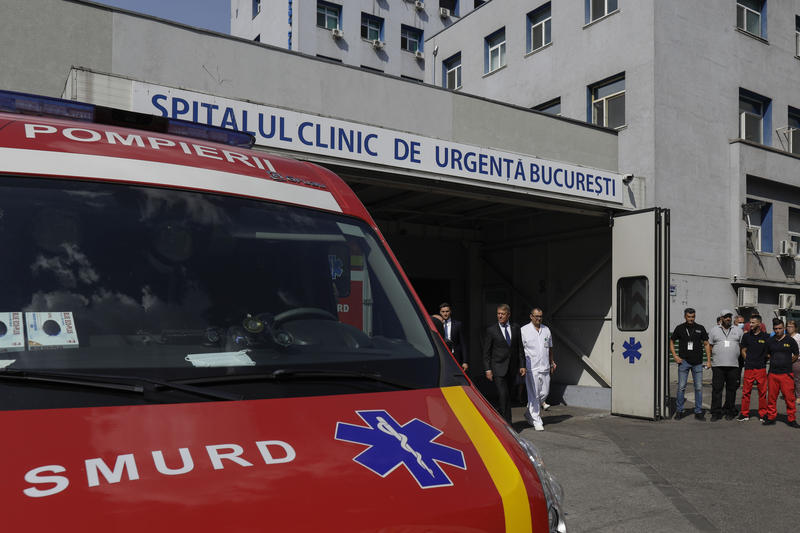 Chirurg ortoped de la Spitalul Floreasca a fost prins în flagrant în timp ce primea mită
