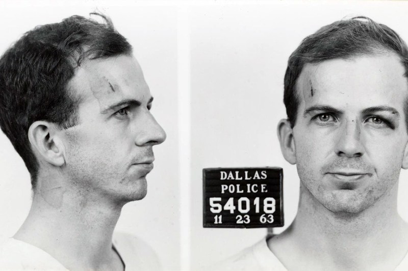 CIA recunoaște că un ofițer de operațiuni psihologice l-a supravegheat pe Lee Harvey Oswald, asasinul lui JFK, după decenii de tăcere