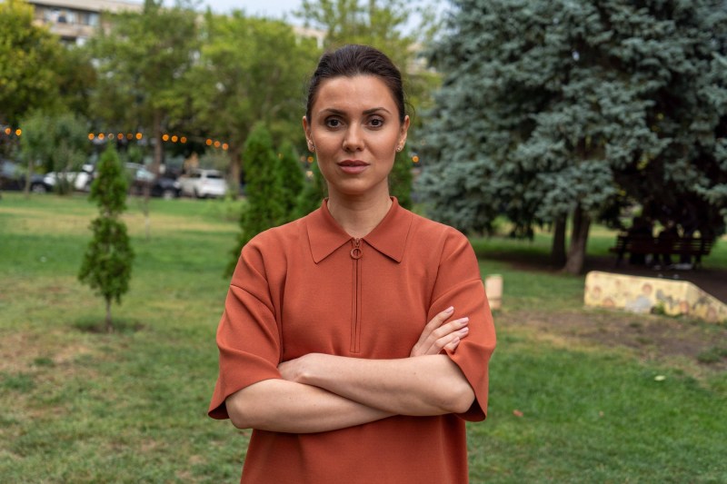 Cine sunt cei doi cetățeni moldoveni interziși în România: Vasile Tarlev și jurnalista Natalia Morari, cunoscută pentru interviul cu Călin Georgescu