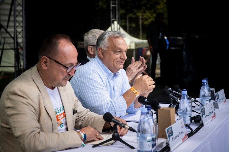 „Contați pe noi!” devine sloganul Universității de Vară de la Băile Tușnad 2023, cu participarea aproape integrală a cabinetului lui Viktor Orban