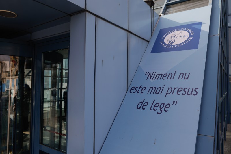 Critici vehemente ale CSM față de noile măsuri ale premierului Ilie Bolojan privind pensiile magistraților. „Acestea vor afecta grav sistemul judiciar”