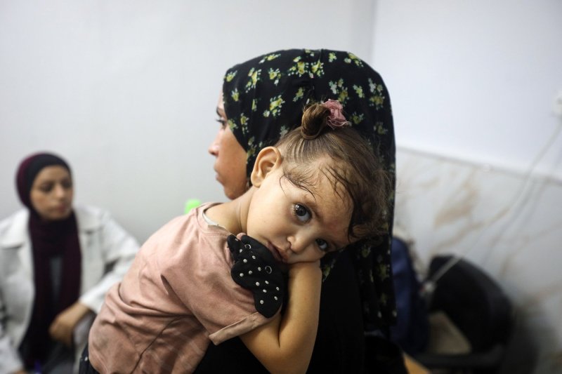 Criza alimentară din Gaza atinge un nivel critic: decese din cauza foametei, copii subnutriți spitalizați și apeluri urgente către Israel de la ONU și organizații internaționale