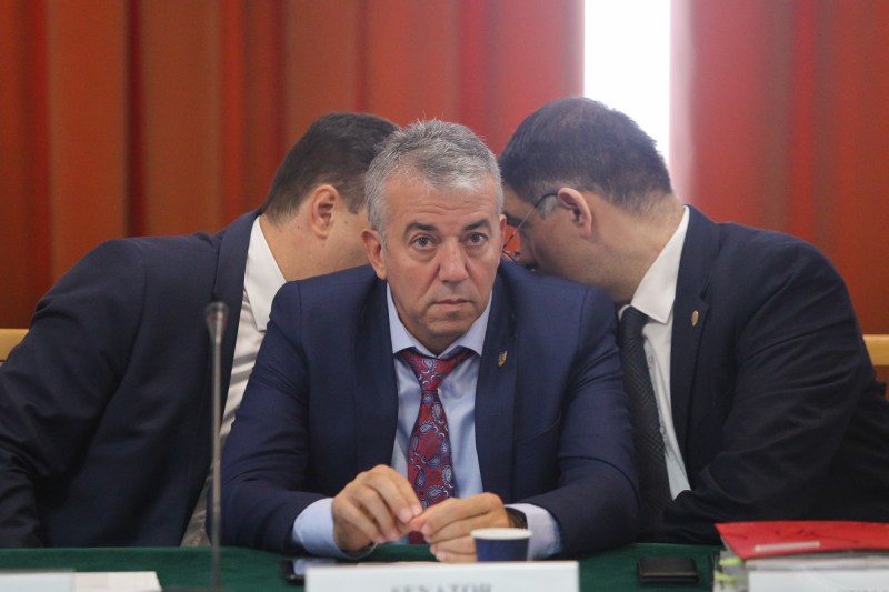 Cum a fost numit în fruntea unei instituții publice un secretar de stat care a scăpat de o acuzație de trafic de mașini furate după expirarea termenului de prescripție