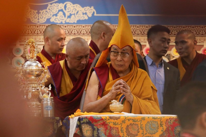 Dalai Lama confirmă reîncarnarea sa, punând capăt speculațiilor anterioare
