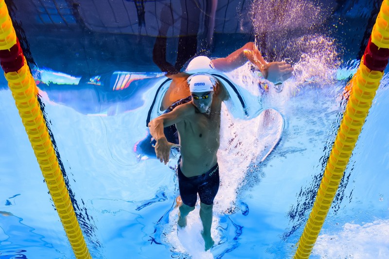 David Popovici avansează în finala de 200 m liber la Mondialele de Înot