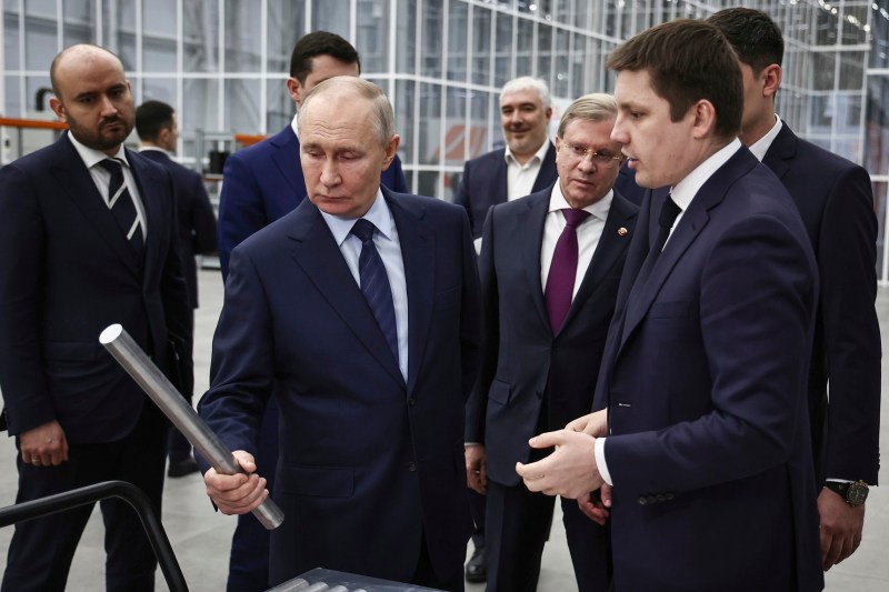 De ce elitele ruse continuă să dispară. Contractul social nescris supravegheat de Putin