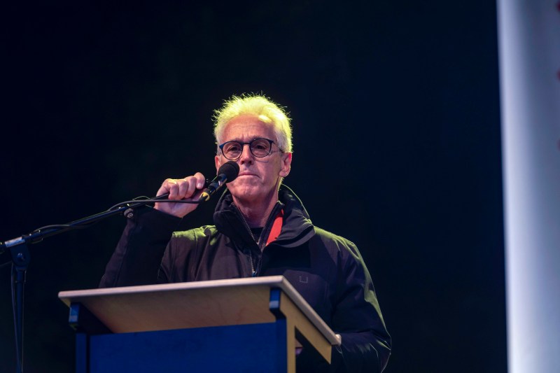 Decesul fondatorului unui renumit cotidian independent după un tragic accident pe mare