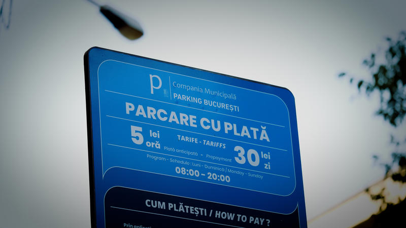 Descoperirea codurilor QR contrafăcute în parcările centrale din București: Avertisment de securitate de la Compania Municipală