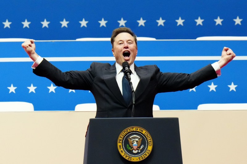 Donald Trump consideră expulzarea lui Elon Musk: „Am putea să aplicăm DOGE pe el”