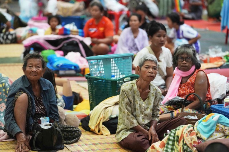 Escaladarea conflictului la granița Thailandei cu Cambodgia provoacă mari dislocări de persoane