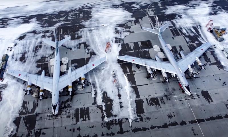 Explozii în orașele rusești Saratov și Engels, unde sunt staționate bombardierele strategice ale Rusiei. Patru aeroporturi au suspendat activitățile