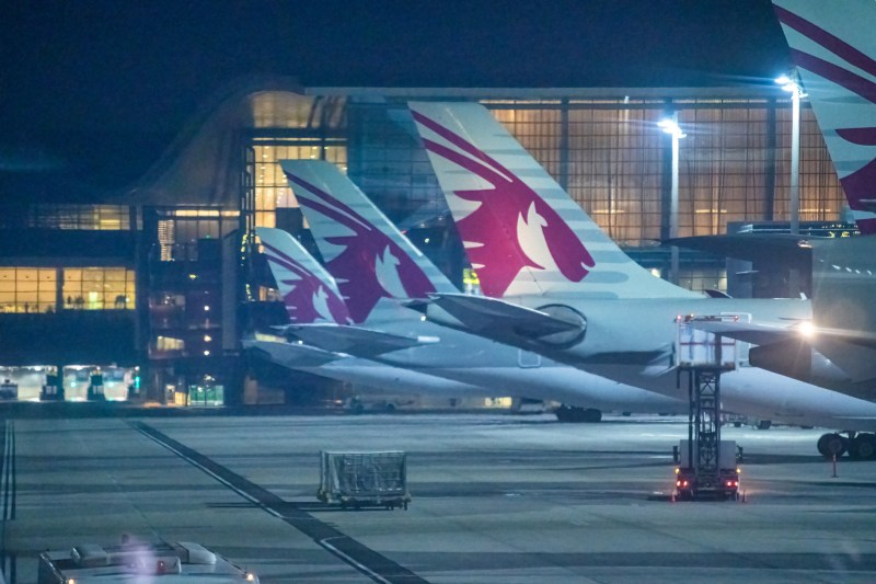 Femeile supuse unor controale ginecologice la aeroportul din Doha obțin dreptul de a acționa în judecată Qatar Airways și aeroportul din Doha