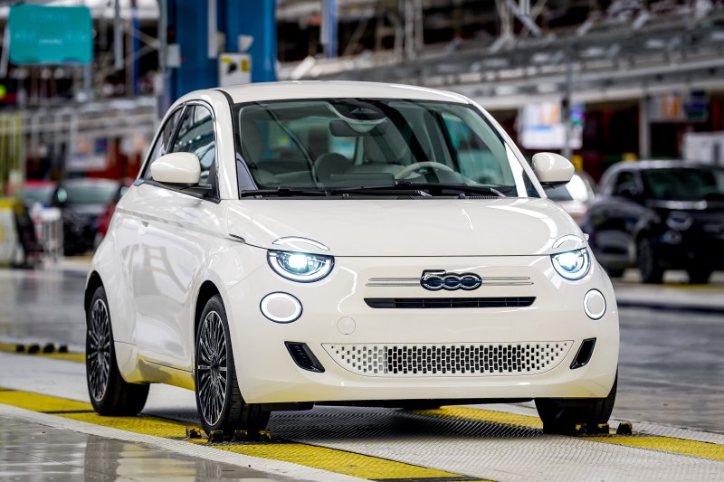 Fiat își concentrează eforturile pe un nou model hibrid pentru a revitaliza producția din Italia. Care va fi prețul noului Fiat 500?