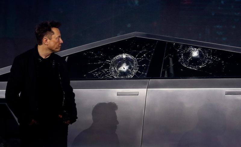 Fondator al Tesla critică designul Cybertruck-ului creat de Elon Musk