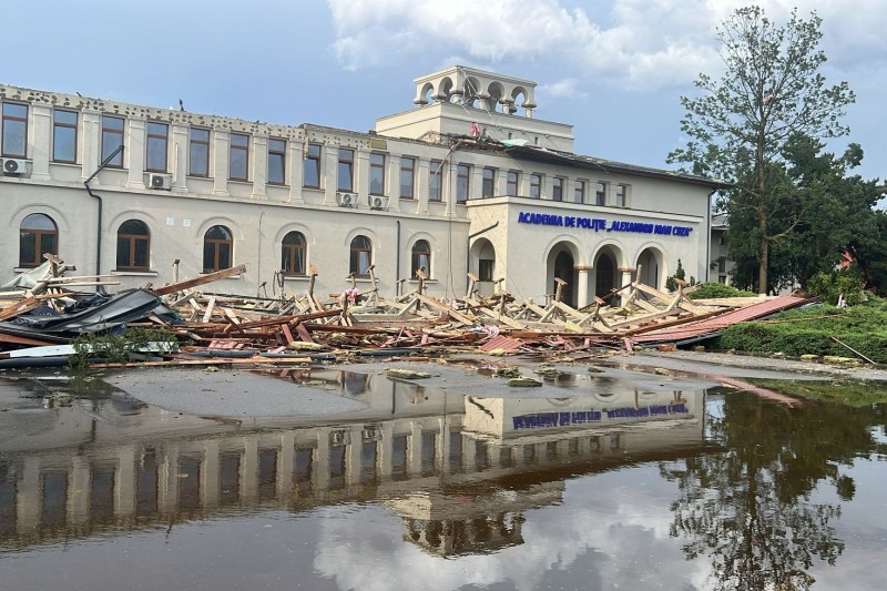 FOTO Consecințele devastatoare ale furtunii asupra Academiei de Poliție din București. Sindicatul Europol denunță corupția și incompetența.