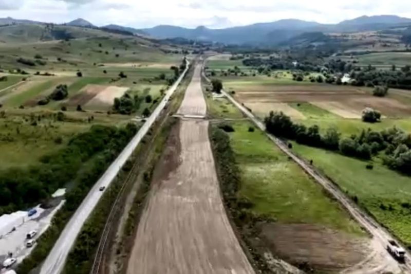 FOTO Cum se prezintă șantierul celor mai lungi tunele feroviare din România și ritmul de lucru al „cârtițelor”