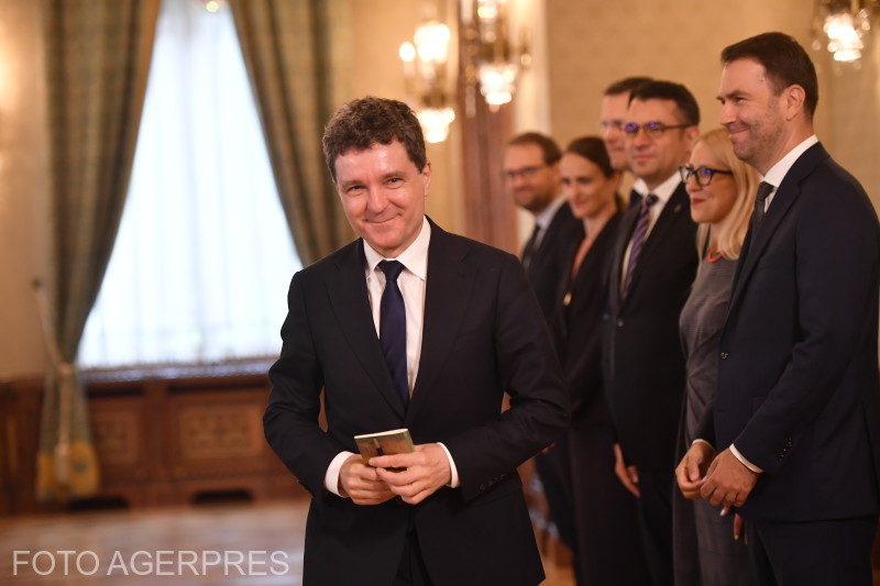 FOTO Nicușor Dan efectuează o vizită oficială în Germania / Imagini din avion