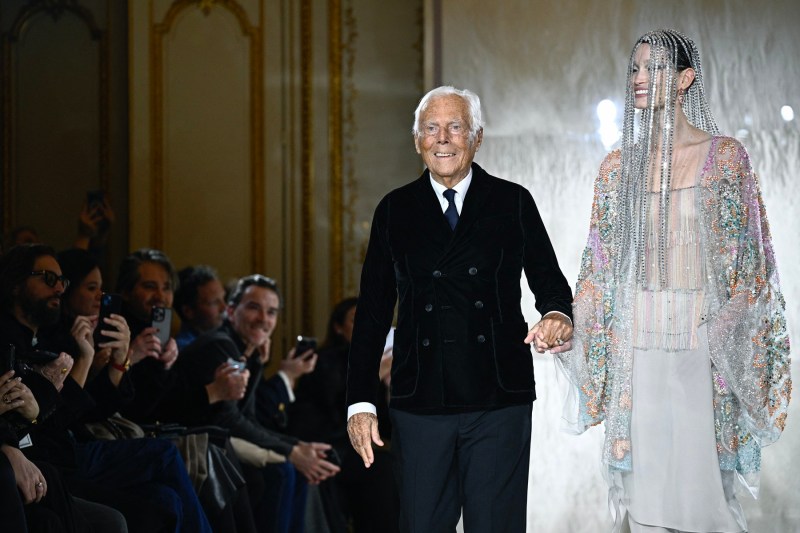 Giorgio Armani împlinește 91 de ani și anunță întoarcerea în viața publică după o problemă de sănătate