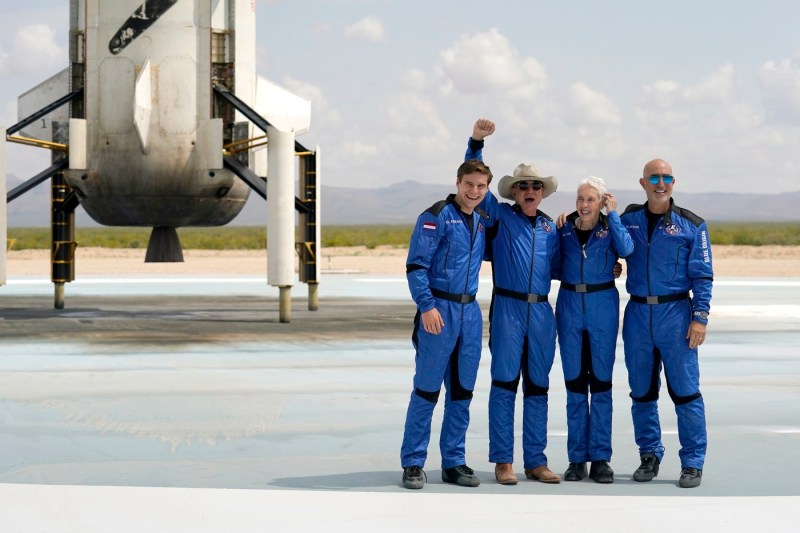 Inginerii au pierdut în spațiu un satelit finanțat de miliardarul Jeff Bezos: „Considerăm acest incident un regres, nu un eșec”