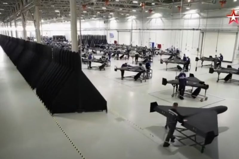 Înregistrarea video dezvăluie cum adolescenții contribuie la producția de drone în Rusia pentru viziunile lui Putin