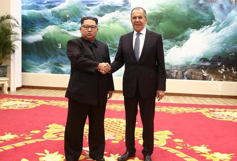 Lavrov efectuează o vizită oficială în Coreea de Nord. „Contacte directe foarte frecvente”