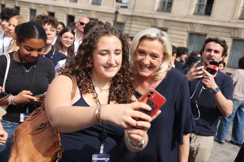 Marine Le Pen promite soluții de climatizare pentru toți în urma caniculei din Franța