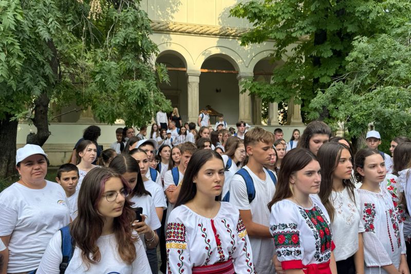 Nicușor Dan oferă recomandări copiilor vizitând Palatul Cotroceni despre studiile în străinătate