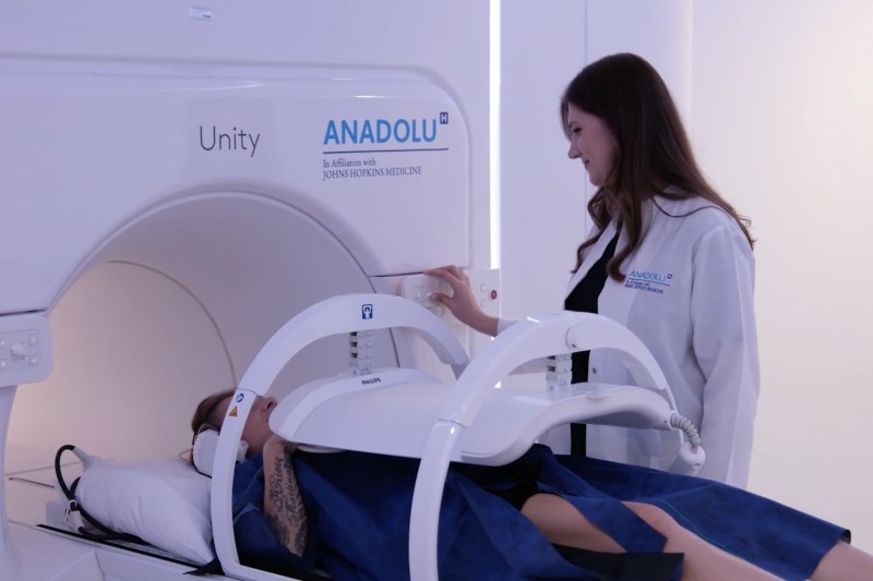 Noua tehnologie MR-LINAC la Anadolu: revoluționând radioterapia și reducând necesitatea operațiilor chirurgicale