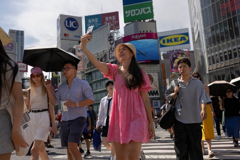„Nu vorbim despre discriminare, dar... de ce nu văd?”: Creșterea frustrării față de străini în Japonia
