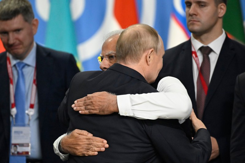 O putere nucleară înfruntă SUA: Transporturi controversate de explozibili către Rusia