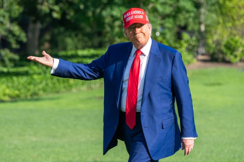 Paramount va plăti lui Trump 16 milioane de dolari pentru a încheia procesul legat de un interviu CBS cu Kamala Harris, o decizie contestată din diverse colțuri