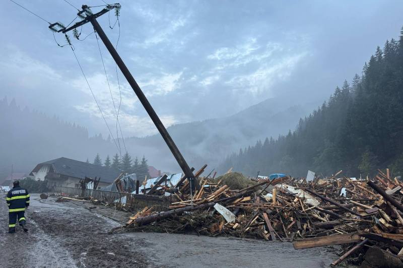 Ploi torențiale și furtuni continuă să afecteze regiunile deja inundate. Ultimele informații meteo de la experți