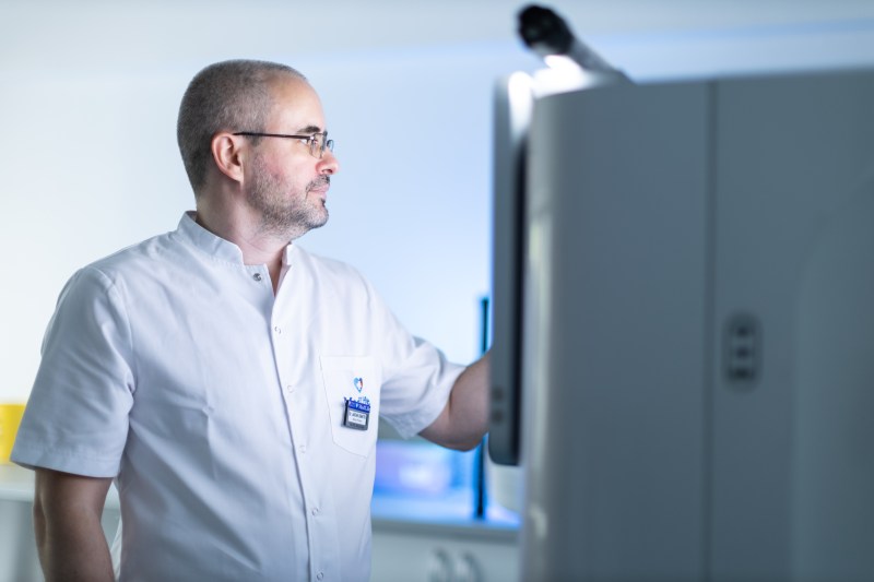 Premiera în România: MedLife introduce o tehnologie avansată de secvențiere genomică, pregătind un program extins de testare genetică pentru luna octombrie.