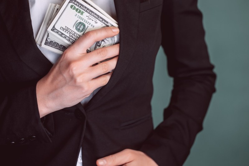 Prețurile mari pe Litoral sau salariile mici? Totul se rezumă la un joc: Jocul Ultimatum.