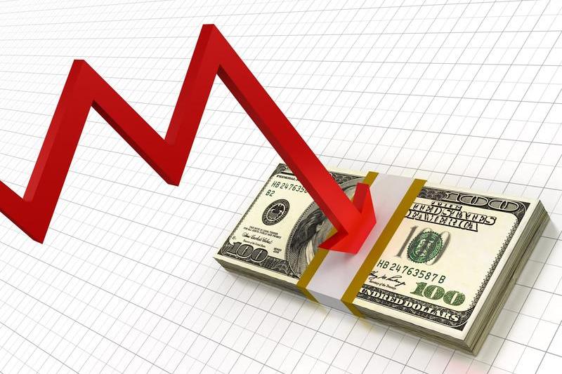 Previziuni privind o contracție a PIB-ului între -0,6% și -1,4% în acest an, iar inflația ar putea ajunge la 10%, afirmă economistul șef al unei bănci.