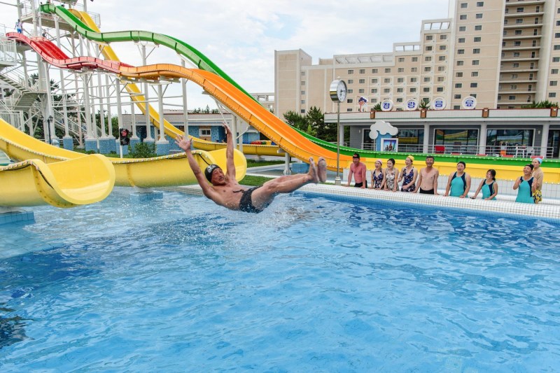 Primii turiști ruși au sosit în stațiunea nord-coreeană inspirată de Benidorm