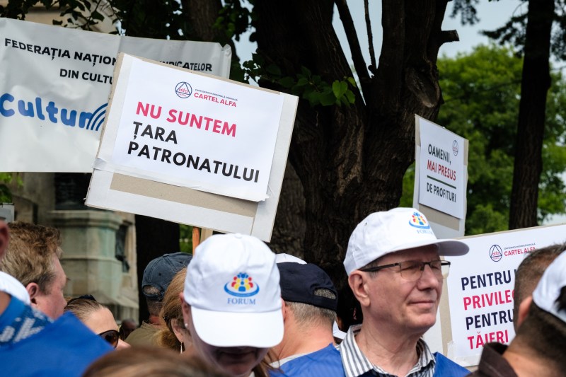 Protest al sindicaliștilor în jurul Parlamentului, luni. Cartel Alfa: „Guvernul atacă demnitatea angajaților”