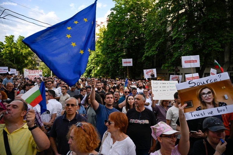 Proteste în Sofia după arestarea primarului liberal din Varna: „Este o parodie de justiție”