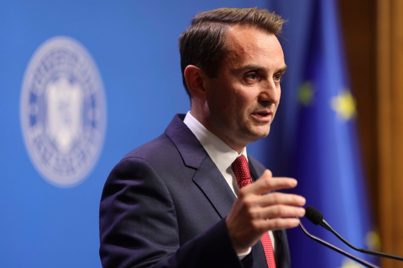 Reacția șefului Cancelariei lui Bolojan asupra unui document RAAPPS: „Am solicitat un apartament aproape de locul de muncă, pot ajunge pe jos la Guvern”