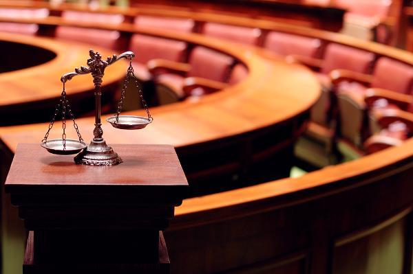 Reacția societății civile la raportul Uniunii Europene despre statul de drept: „Legile justiției au consolidat puterea în mâinile unor actori din sistem” / O hotărâre a CCR „restricționează semnificativ transparența și accesul la informații”